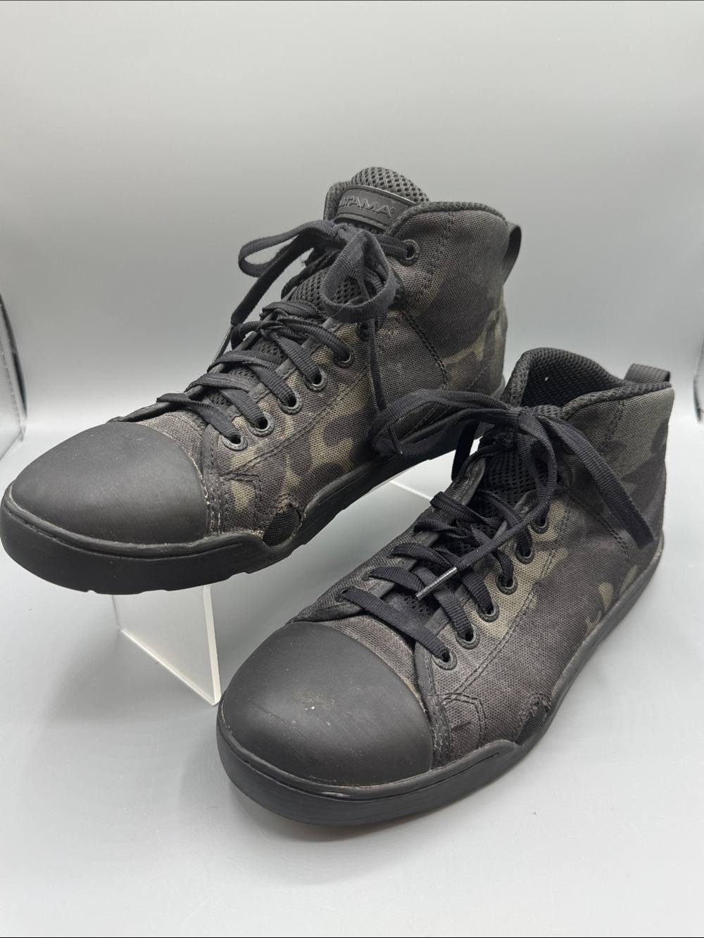 Altama Men’s Maritime Assault Mid boots, black camo, size 8